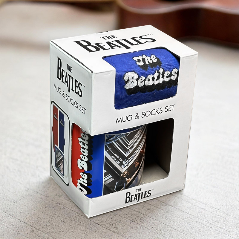 GIFT BOX THE BEATLES RED & BLUE MUG + SOCKS 2ass