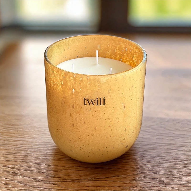 TWILI INDOOR SCENTED CANDLE LOTUS COLL. SAHARA SAND M 11cm