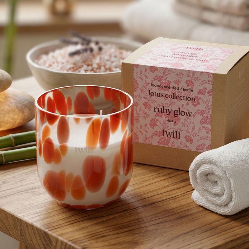 TWILI INDOOR SCENTED CANDLE LOTUS COLL. RUBY GLOW M 11cm/650gr