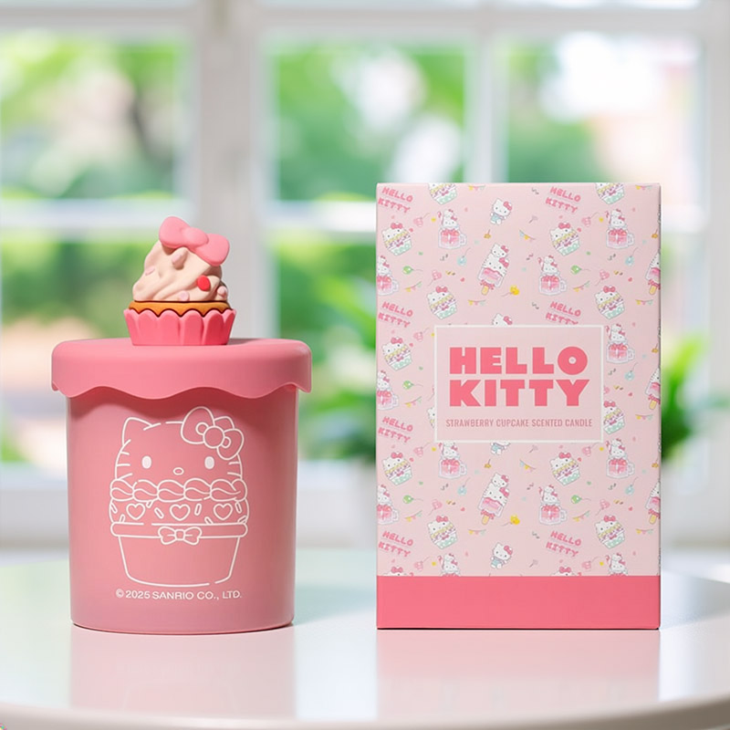 HELLO KITTY BAKERY CANDLE STRAWBERRY CUPCAKE 206G