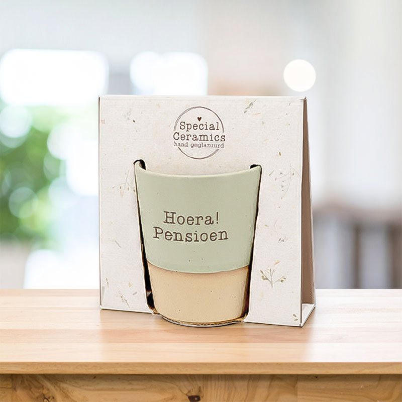 SPECIAL CERAMICS MUG "HOERA! PENSIOEN" (35790)