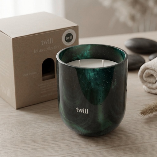 [80100047] TWILI INDOOR SCENTED CANDLE LOTUS COLL. DARKGREEN M 11cm/650gr