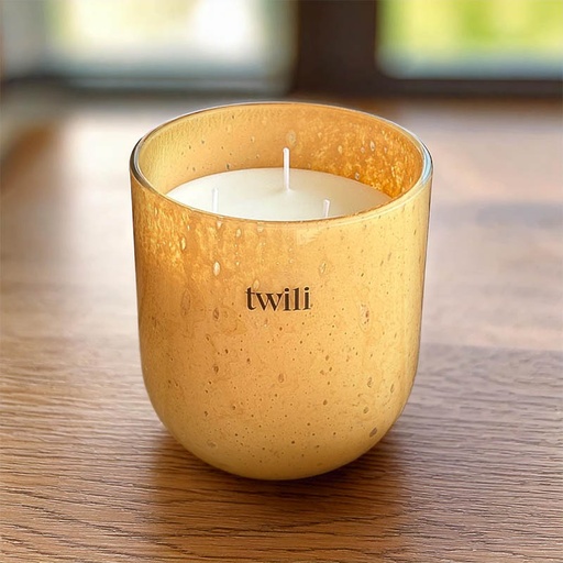 [80100041] TWILI INDOOR SCENTED CANDLE LOTUS COLL. SAHARA SAND M 11cm/650gr