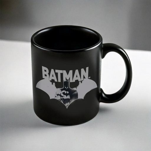 [00120305] MUG DC COMICS BATMAN EMBLEM BLACK