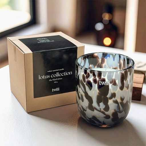 [80100046] TWILI INDOOR SCENTED CANDLE LOTUS COLL. BLACK M 11cm